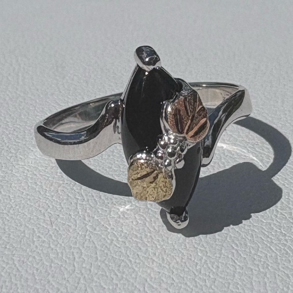 12K 925 Black Hills Gold Sterling Silver Onyx Ring SZ 6